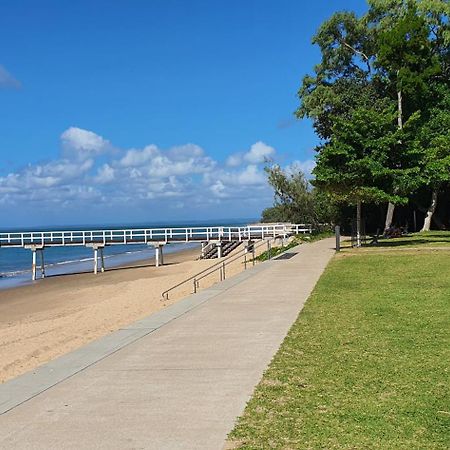 Villa Venezia Apt 3 - Spacious Hervey Bay Beachfront Apartment Exterior foto