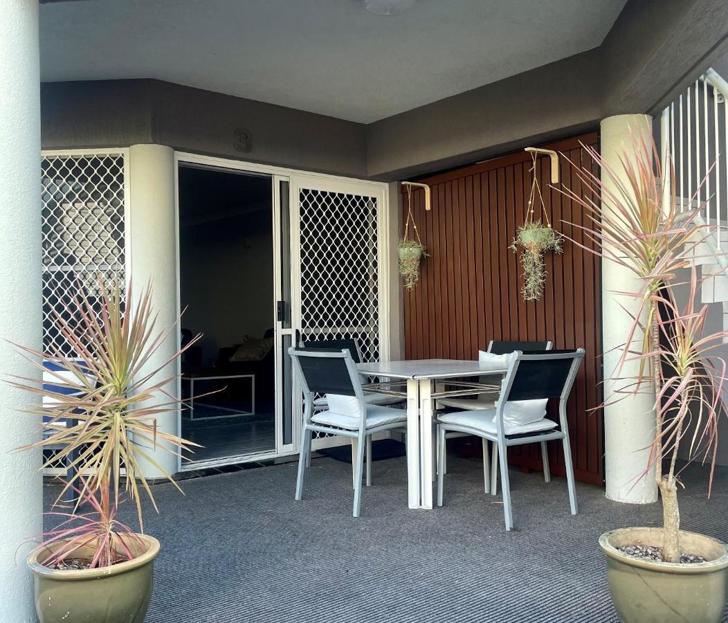 Villa Venezia Apt 3 - Spacious Hervey Bay Beachfront Apartment Exterior foto